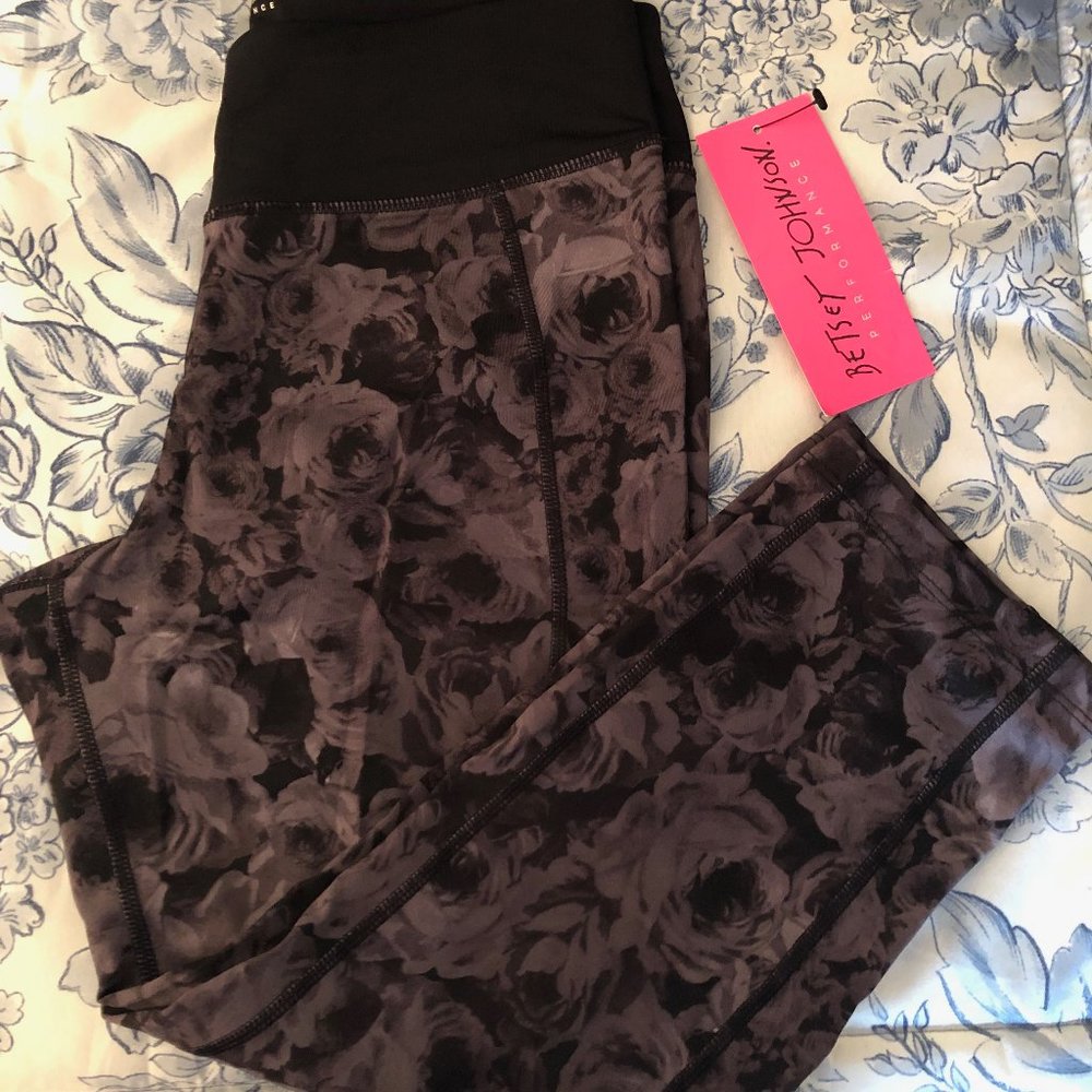 Betsy Johnson Floral Cropped Leggings